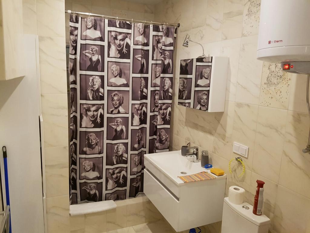 Comfort Apartment On Bogdanivska Street 7B Kyiv Exterior foto