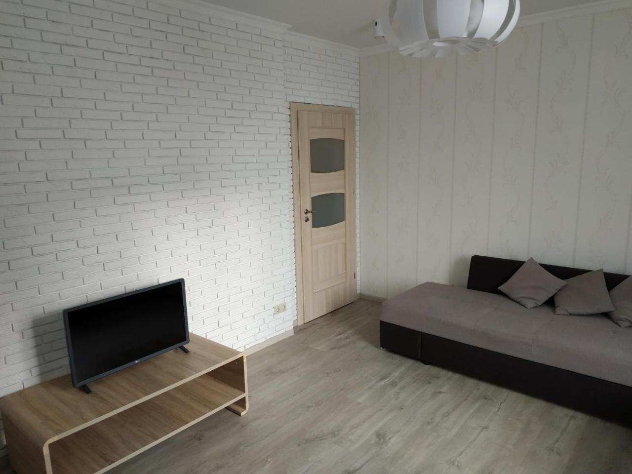 Comfort Apartment On Bogdanivska Street 7B Kyiv Exterior foto